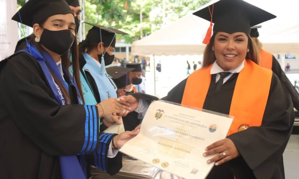 Conozca la más reciente graduada del primer programa que inició en ...