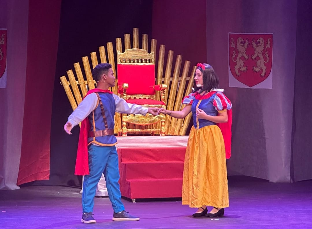 Blanca Nieves: Un éxito que encantó a las familias en el Teatro Cajamag