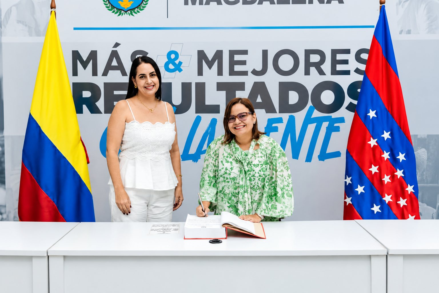 Gobernadora Margarita Guerra posesiona a nueva secretaria de Salud del Magdalena
